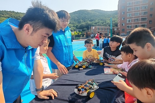 芝罘区科协点燃科学梦想，全国科普月主场宣传活动助力全民科学素质提升